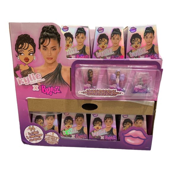 Bratz 2023 Kylie Jenner x Bratz 16 Mini Mystery Blind Bags With Display *New